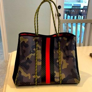 camo neoprene tote with accessory pouch
